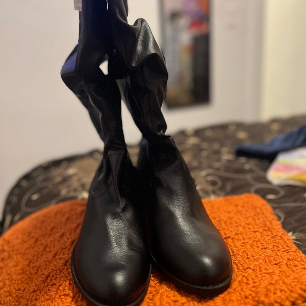 Brand new with tag faux leather slouch boots size 11